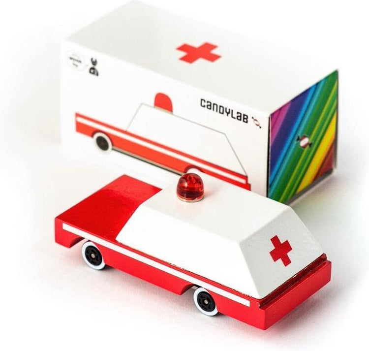Candylab Candy Cars – Holzspielzeugautos – Krankenwagen-Spielzeugauto