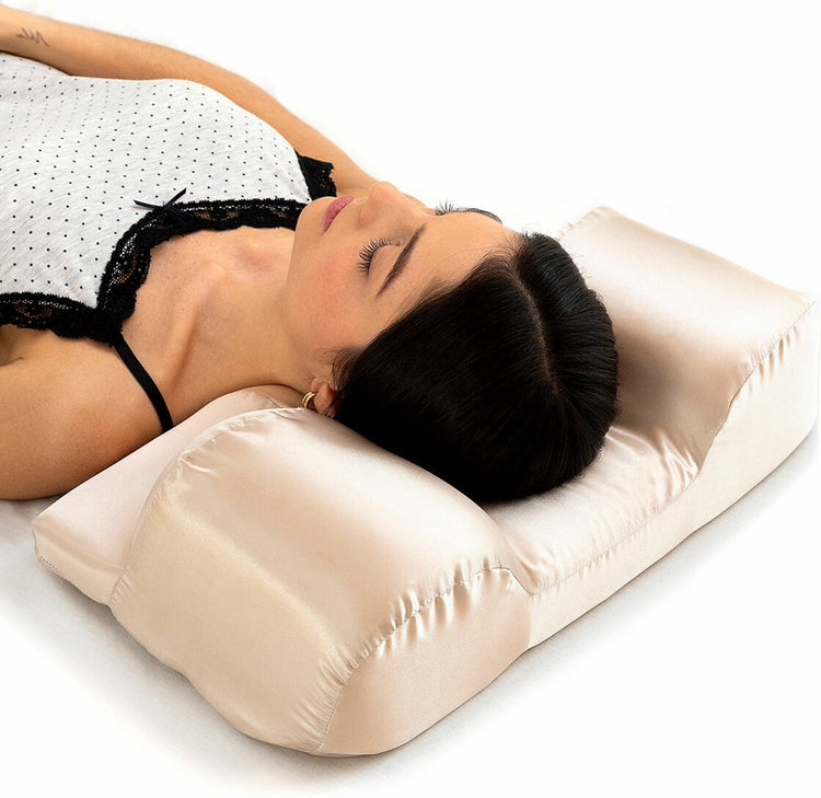 Innovagoods® Kissen mit Satinbezug, erfrischender Satin-Kissenbezug mit Reißverschluss, ideal für Haar und Haut, Anti-Falten. beige