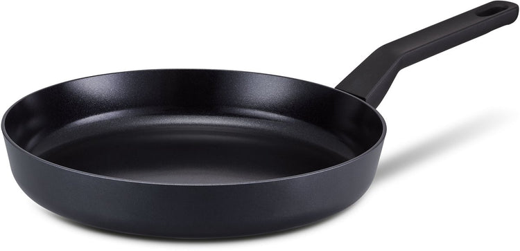 Brabantia Onyx R NS Bratpfanne. ø 20 cm – 100 % PFAS-frei – induktionsgeeignet – 100 % recyceltes, leichtes Aluminium – hitzebeständiger ergonomischer Griff – Keramikbeschichtung – Antihaftbeschichtung – Schwarz