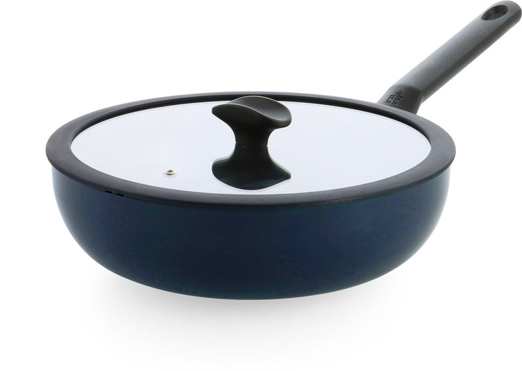 BK Enjoy Wok-Pfanne 28 cm – 4,2 l – PFAS-freie Antihaftbeschichtung – Wok-Pfanne Induktion – Keramikpfanne – ofenfest bis 160 °C – Kaltgriffe – mit Glasdeckel – Oxford-Blau