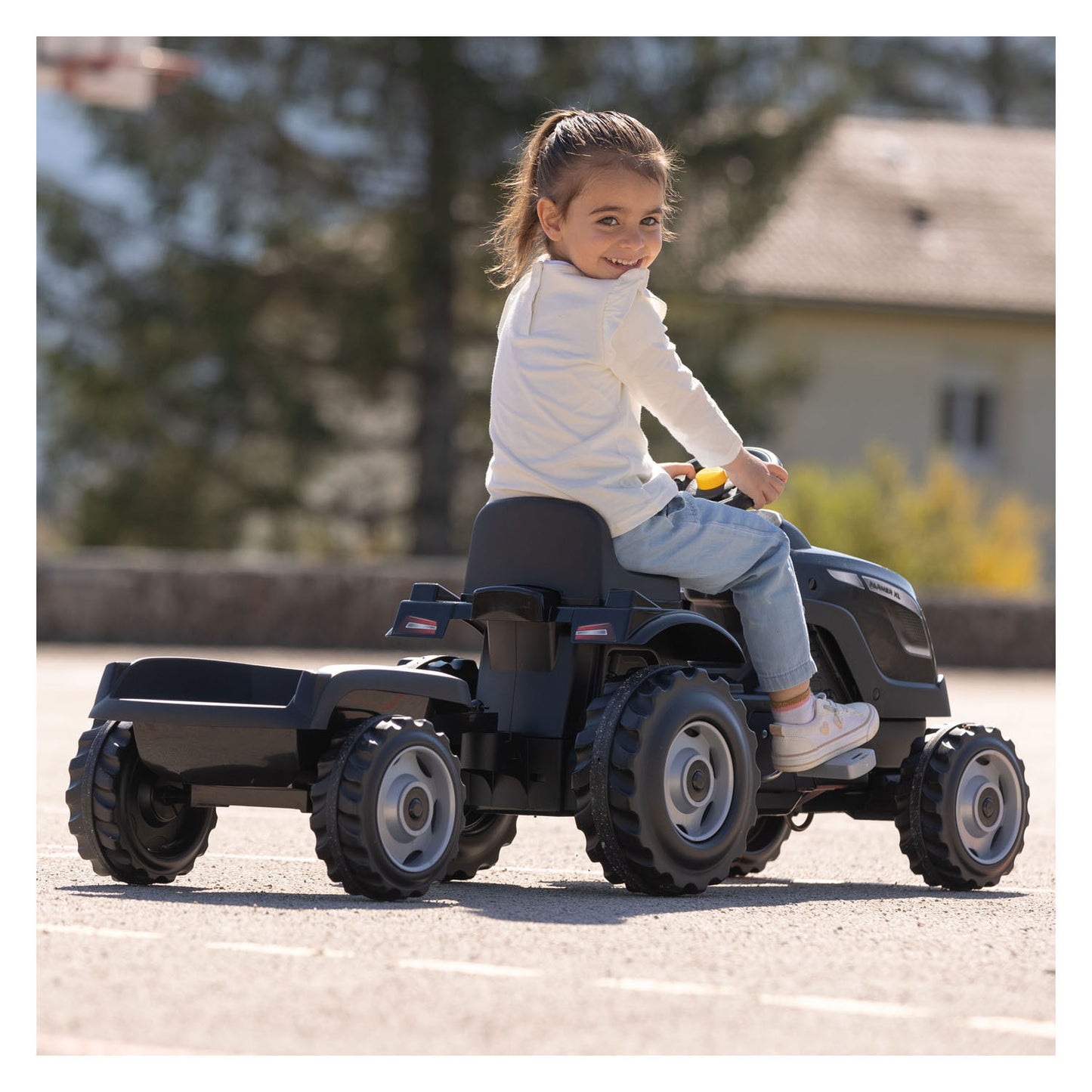 Smoby Farmer XL Steptractor mit Trailer Schwarz