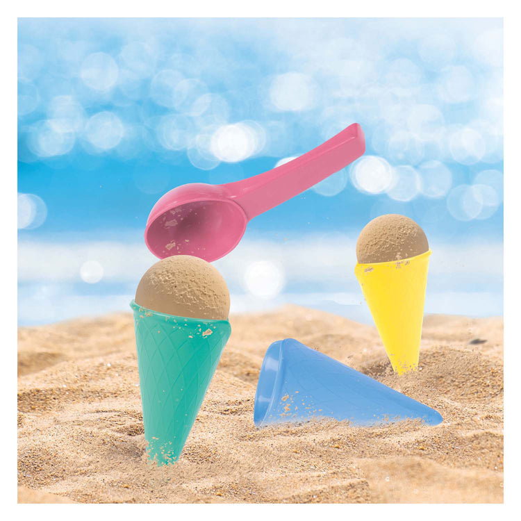 Toi-Toys aus Strandeis mit 4 Zapfen und Schaufeln