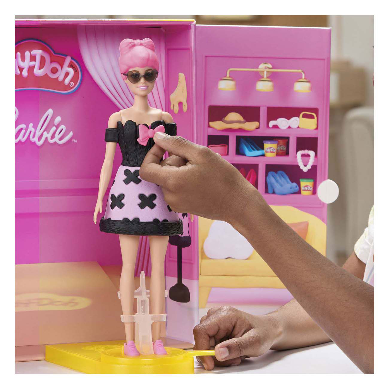 Play-Doh-Barbie-Designer-Modenschau