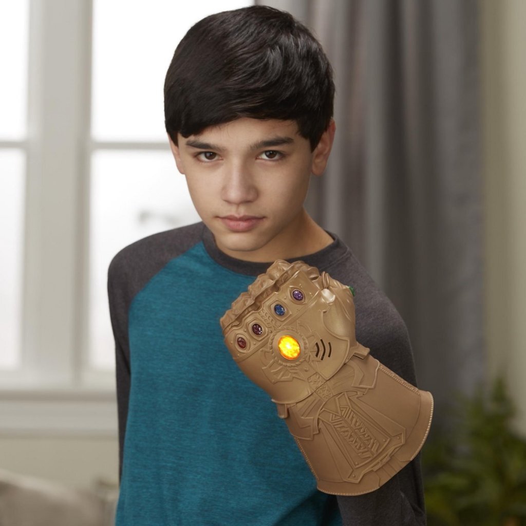 Hasbro Marvel Avengers Infinity Gauntlet + Licht und Ton