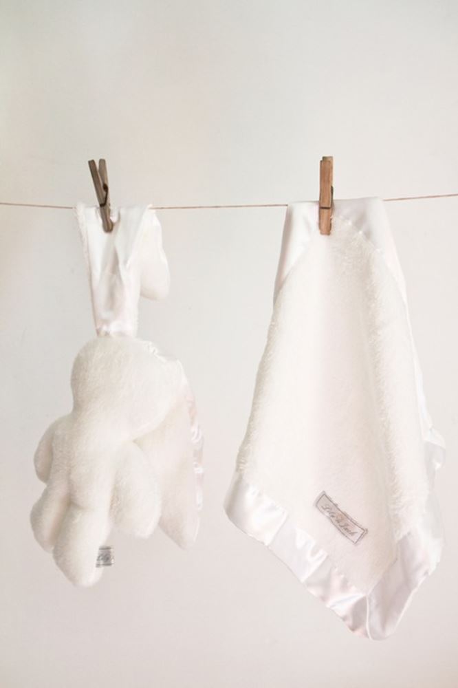 Kuschelhase weiß mit weißen Ohren. 26 cm