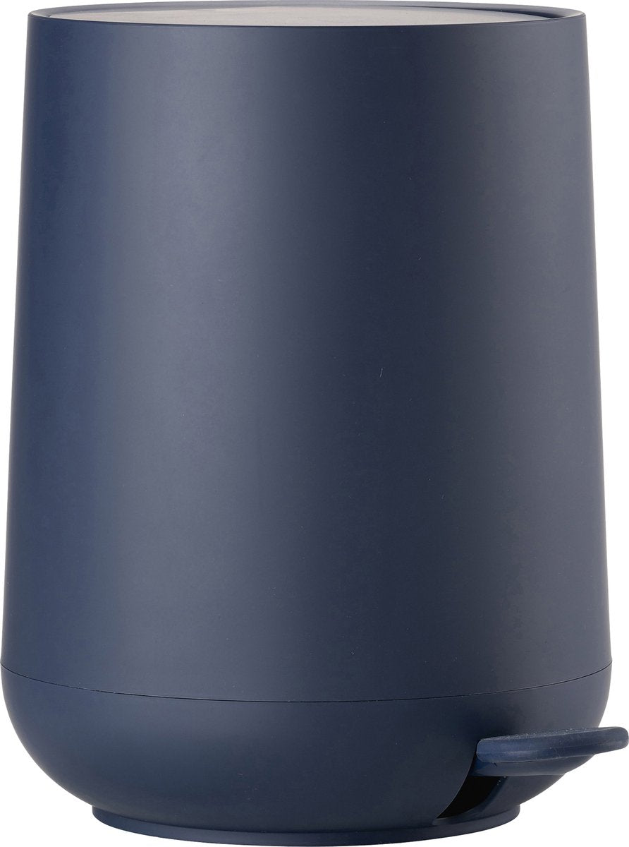 Zone Denmark Nova Treteimer – Abfalleimer Badezimmer Soft Close – Kleiner Abfalleimer – Toiletten-Badezimmer-Zubehör – Kunststoff – 3 Liter – 23,5 x 20,5 cm – Royaliterblau (blau)