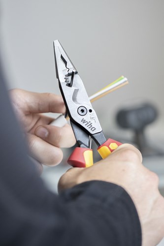 Wiha multifunktionale 8-in-1 Elektro-Installationszange – 45705