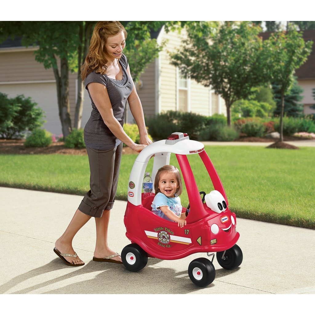 Kleine Tikes fahren und retten gemütlich