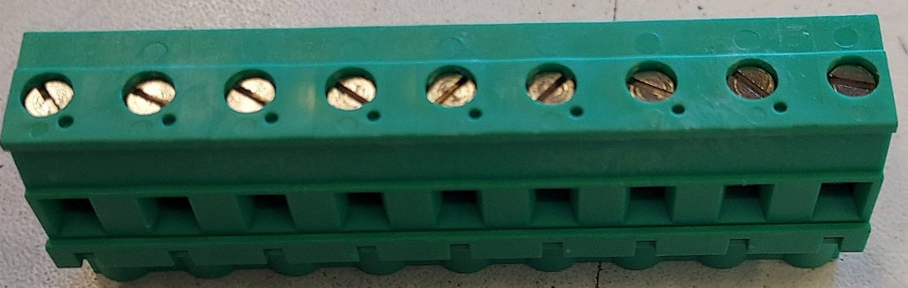 9-polige Buchse v Leiterplatte v Kuhreiniger horizontal