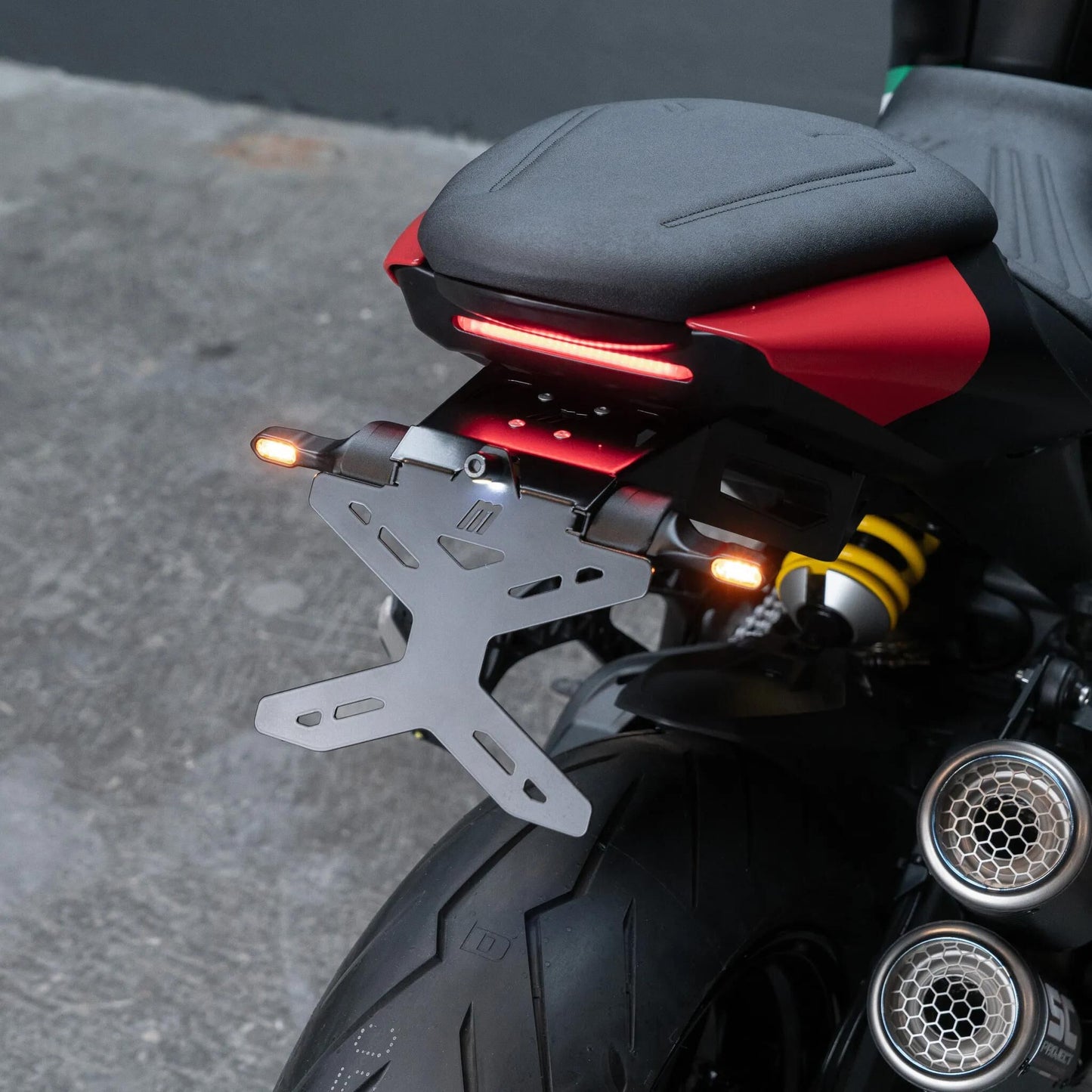 Motoismus -Nummernschildträger Mi Ducati Monster 937