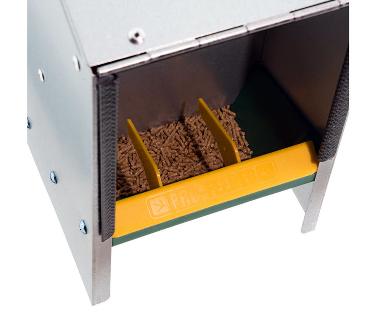 Olba verzinkter Futternapf mit schrägem Deckel, 25 kg