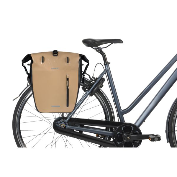 Basil einzelne Fahrradtasche Rivo L Plane Mik 25–31 l 14 x 28 x 43 cm – Sandschwarz