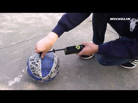 Michelin-Display mit Mini-Batterie-Kompressor (6)