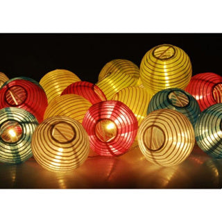 Partybeleuchtung im Freien. 20 LED -Laternen. IP44 -Adapter 240 V 10,75 m.