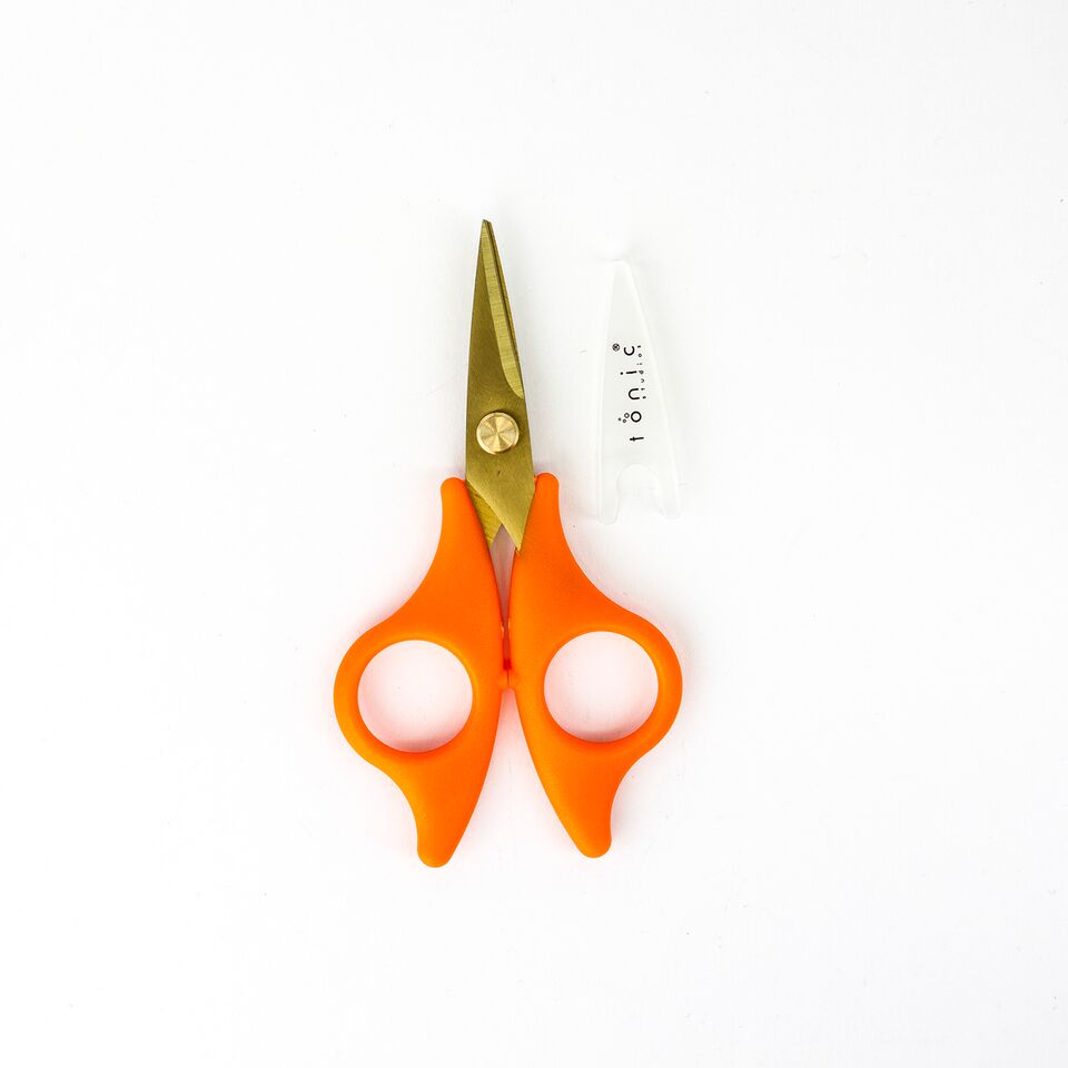 Tonic Studios • Feine Handwerker schneiden Scheren