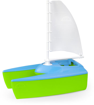 Lena Segelboot-Spielzeug – buntes Badespielzeugboot für Kinder.