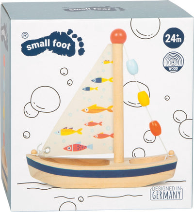 Kleiner Fuß - Holzsegelboot großer Ozean