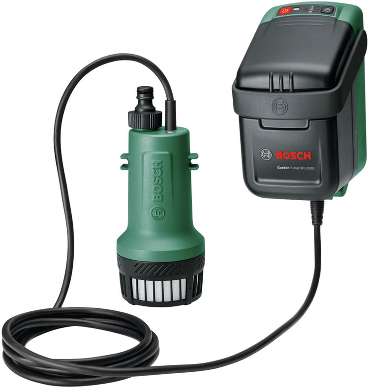 Bosch Gartenpumpe 18V-2000 – Akku-Regenwasserpumpe – inklusive 2,5 m Anschlussschlauch und Stromkabel mit Universalanschlüssen, Hakenmontagehalterung, Wandmontagehalterung und 3 Schrauben