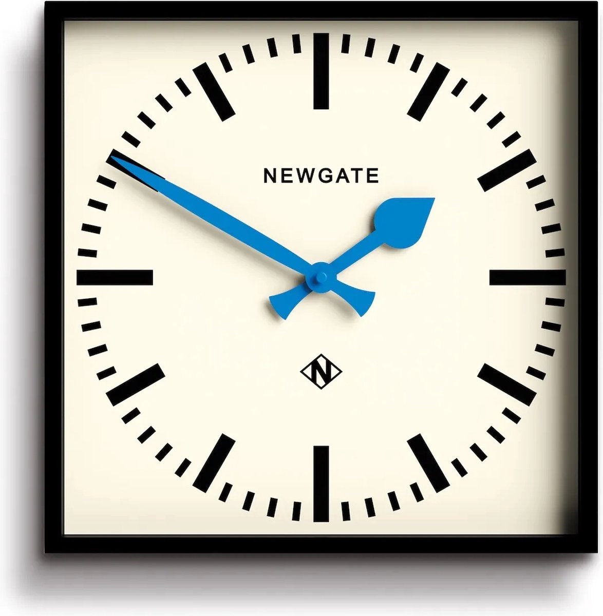 Newgate Nummer fünf – Wanduhr – blaue Zeiger