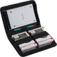 Longfield -Spiele spielen Karten in Tasche mit Notebook -Bleistift