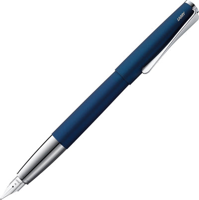 Lamy Studio Imperialblue Füllfederhalter – elegantes Vollmetallgehäuse – mit Propellerclip und Stahlfeder in mittlerer Stärke (m) – inklusive Tintenpatrone T 10 blau