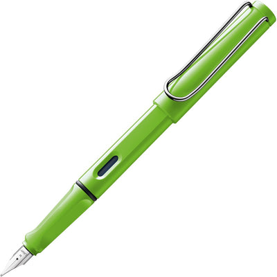 Lamy Füllfederhalter Safarigrün – Füllfederhalter mit ergonomischem Griff, polierte Stahlfeder in Strichstärke EF – robuster ASA-Kunststoff – inklusive Tintenpatrone T 10 blau – für Rechtshänder