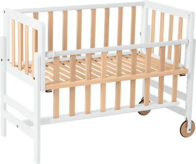 Geuther Beistellbett, Ausziehbett, Kinderbett – mit Rollen – 45x90 cm – Babybett bis 9 kg – massives Buchenholz – Öko-Weiß