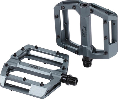BBB Cycling MTB-Pedale – Enigma – Plattformpedale mit Griffstiften, abgedichteten Lagern – Mountainbike-Fahrradpedale – Grau – 100 x 100 mm – BPD-38
