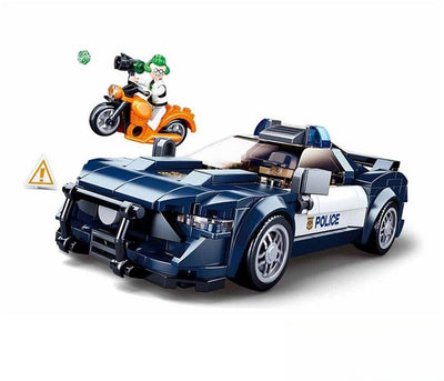 Schnelles Polizeiauto der Stadt Sluban (M38-B1063)