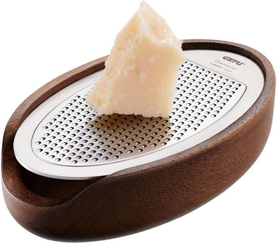 Gefu Parmezo Parmesanreibe mit Auffangschale – Käsereibe aus Edelstahl mit Akazienholzoptik