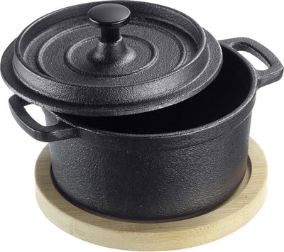 Westmark Gusseisenpfanne Tapas + Friends – kleine Gusseisenpfanne mit Deckel, für alle Herdarten geeignet, auch Induktion und Grill, inkl. Untersetzer aus Bambus – Eisen, 250 ml