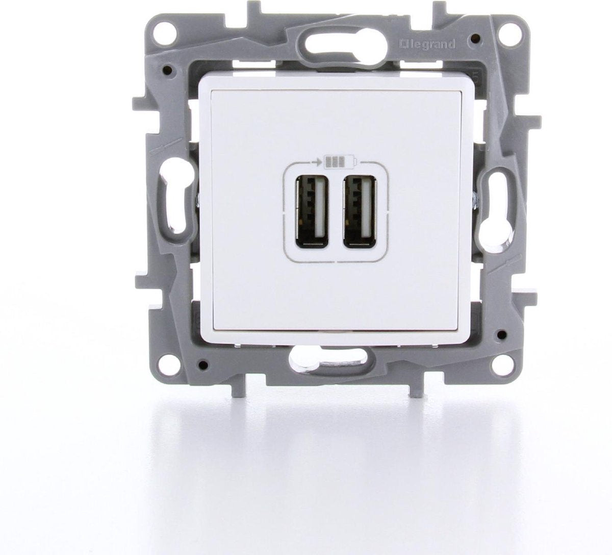 Legrand Niloé Doppeltes integriertes USB-Ladegerät – Weiß