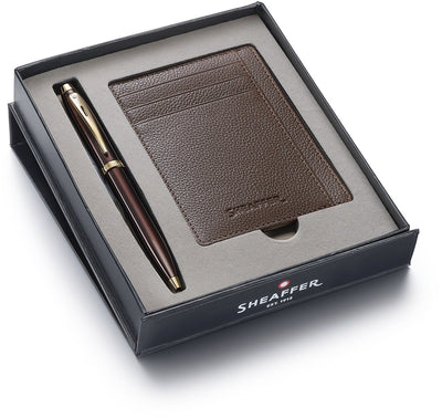 Sheaffer Kugelschreiber-Geschenkset 100 9370 – glänzender brauner Goldton – mit Kreditkartenetui – rustikales Mokka – SF-G2937051-2