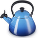 Le Creuset Pfeifkessel Kone - azurblau - 1,6 Liter - induktionsgeeignet -