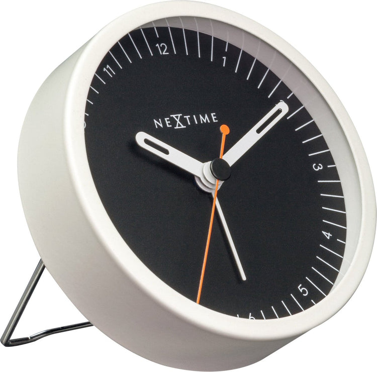 Nexttime klein – Tischwecker – 9 × 9 × 7,5 cm – Metall – weiß schwarz – geräuschlos