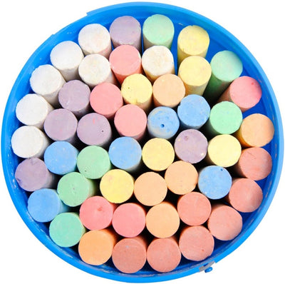 Bürgersteigkreide im Eimer, 50.
