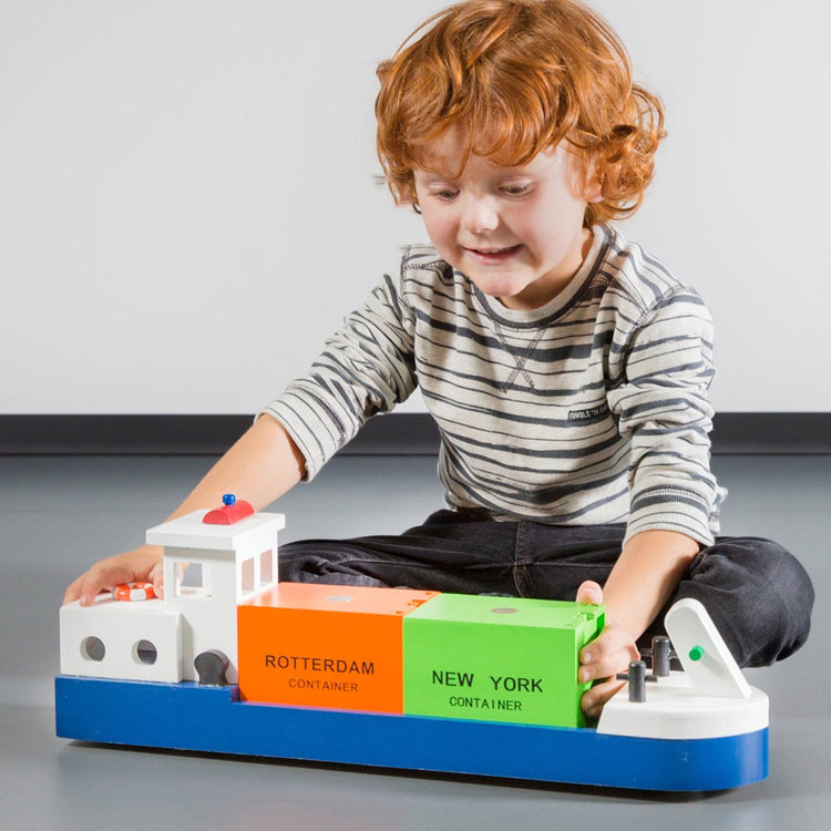 New Classic Toys ® Holzspielzeugboot – Ruderkahn mit 2 Containern
