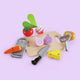 Hape Cooking Essentials – Spielzeugküchenset mit Schneidebrett und Gemüse, 10-teilig, ab 3 Jahren