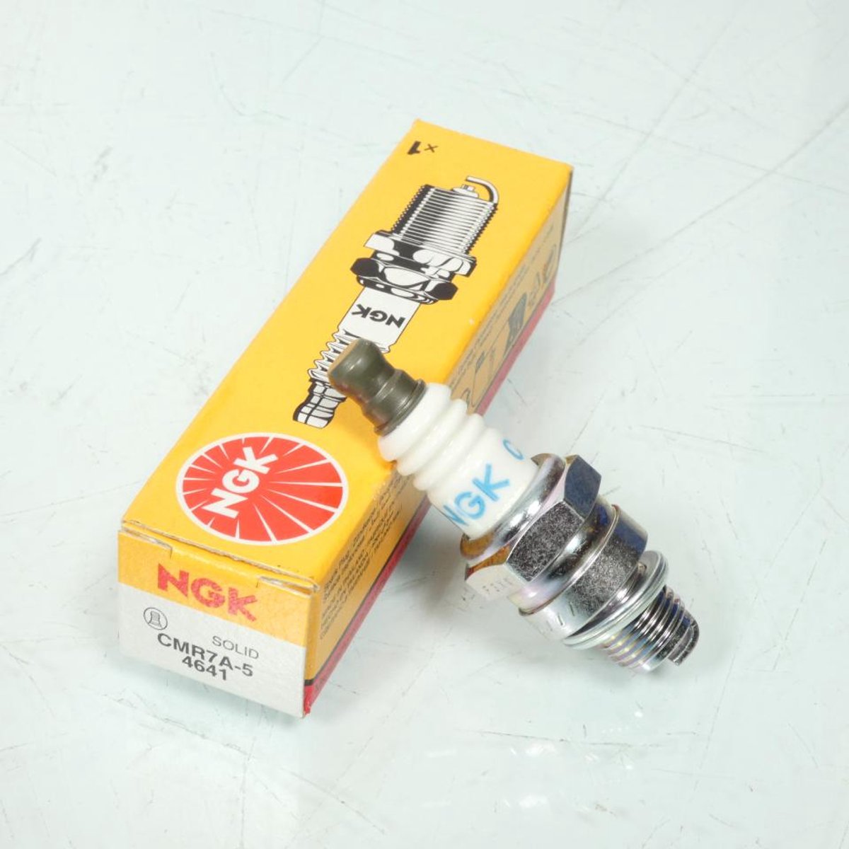 Ngk Zündkerze d'allumage für Auto cmr7a-5 4641 neu