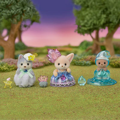 Sylvanian Family 5871 bezaubernde Märchenbabys – inklusive 3 samtweichen Spielfiguren