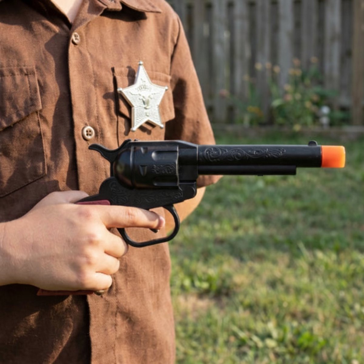 Eddy Toys Revolver und Sheriff-Abzeichen-Set, 2-teilig – Spielzeug-Revolver – Sheriff-Stern-Spielzeug – Cowboy-Rollenspiel-Spielzeug – Polizei-Kostüm-Zubehör