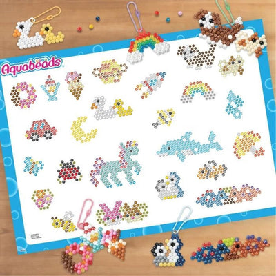 Aquabeads 35025 – mein Schlüsselanhänger und Anhänger Komplettset – Perlen, die am Wasser haften