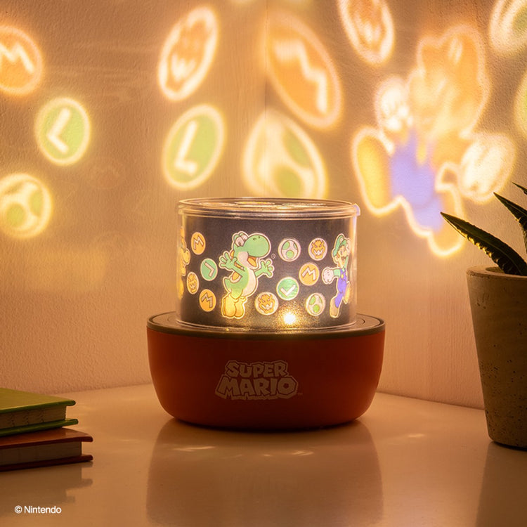 Paladone Super Mario Projection Light – Offiziell lizenzierte Nintendo-Projektorlampe mit austauschbaren Szenen-Farbeffekten –