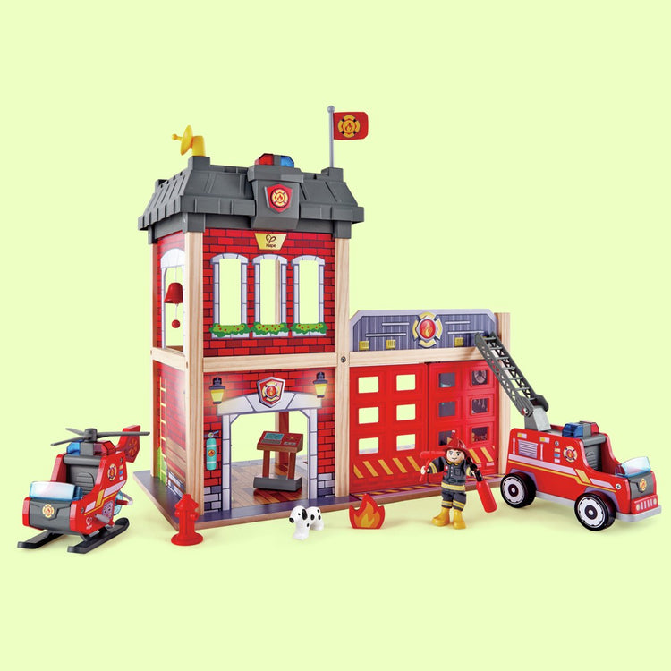 Hape Feuerwehr-Spielset mit Feuerwehrauto, Hubschrauber sowie Licht und Sound – 13-teilig, ab 3 Jahren