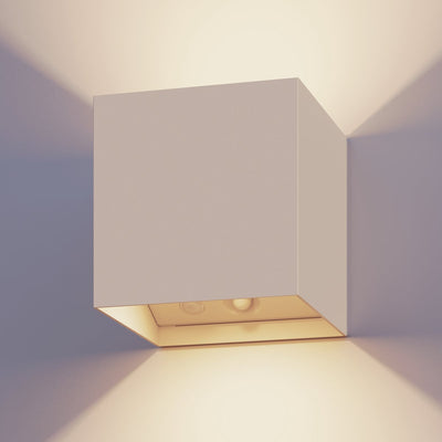 Calex Volterra wiederaufladbarer Wandlampenwürfel – wiederaufladbar – Up-Down-Gartenbeleuchtung – modern – warmweißes Licht – für drinnen und draußen – wasserdicht – einfache Installation – Batterie und kabellos – USB-C – Bewegungssensor – Sand