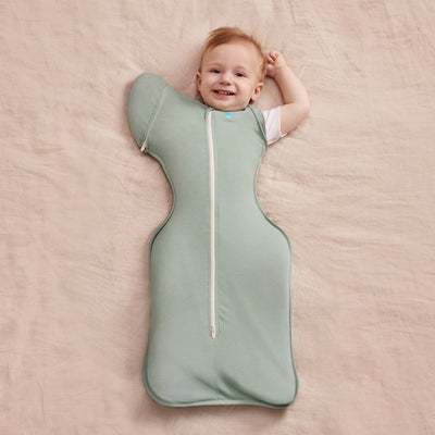 Love to dream™ Babyschlafsack swaddle up™ – reduzierendes Pucken – Baby 3–6 Monate – 6–8,5 kg – Sommer – Oliv