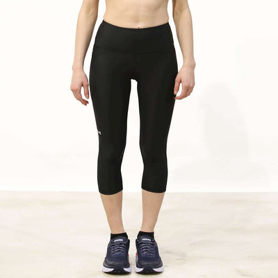 Under Armour Tech Hi Capri-Blk Damen-Sporthose – Schwarz – Weiß