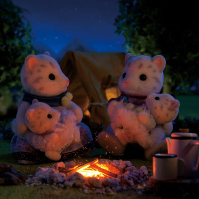 Epoch Sylvanian Family 5814 – Schneeleopardenfamilie