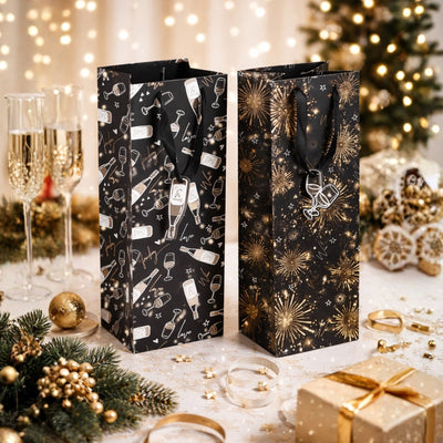 Party Casa Wein-Geschenktüte – Geschenktüte für Weinflasche – Wein-Geschenktüte mit Kordelzuggriff – Geschenkverpackung für eine Flasche Wein – schwarze Wein-Geschenktüte mit festlichem Design – 1 zufällige Variante