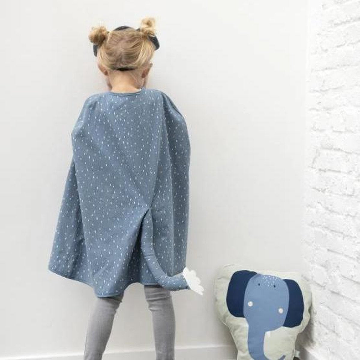 Trixie Cape and Mask Mrs. Elefant